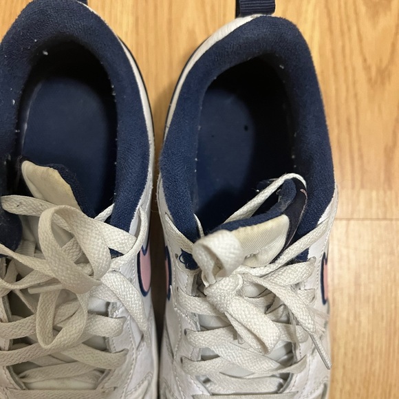 Nike , White , youth size 6.5 - Picture 3 of 8